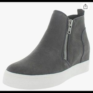 STEEVE MADDEN wedge booties